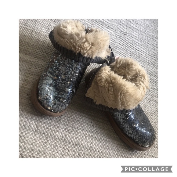 VS PINK Faux Fur Lined Sequin Booties - Picture 3 of 8